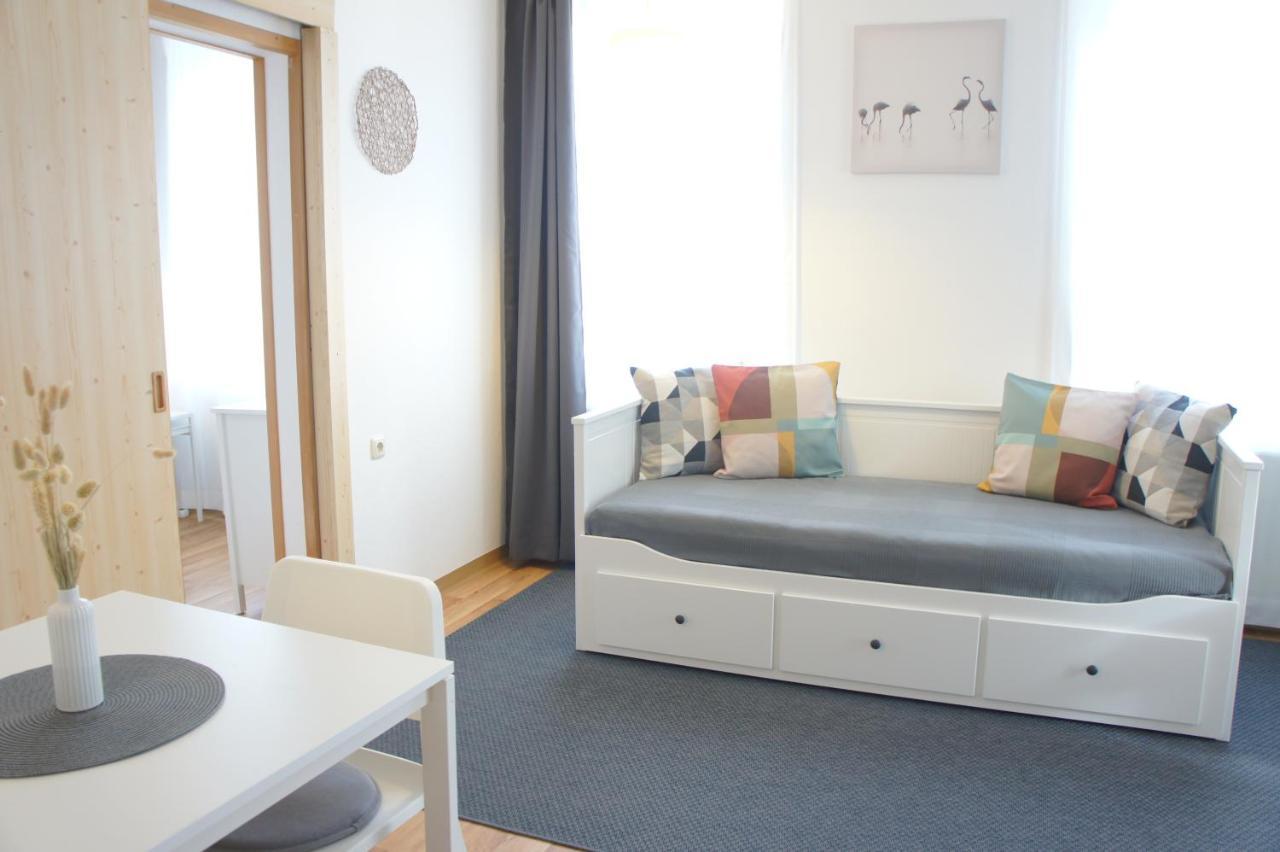 Schwarzacherhof Pension & Apartments 슈바르차흐 임 퐁가우 외부 사진